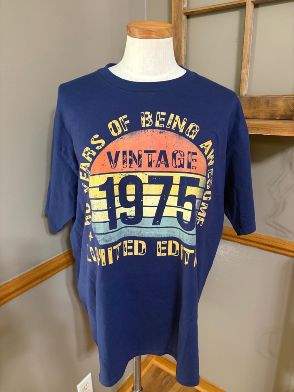 Navy Vintage '1975' 50 yrs of being awesome Graphic T-Shirt size XL